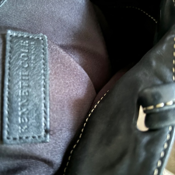 Kenneth Cole of Ne York Black Slim Pocketbook Snap Closure - Picture 2 of 13